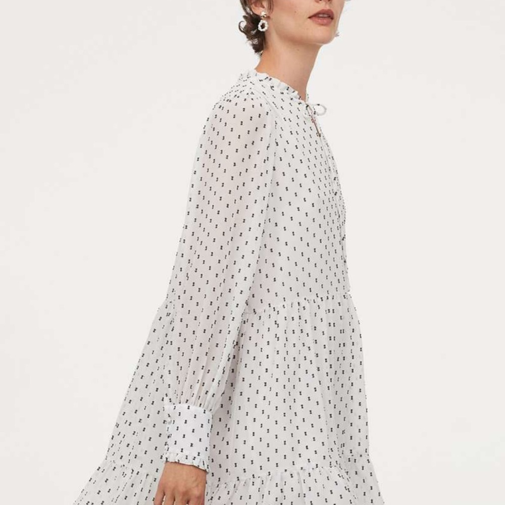 NEW Elegant White Pattern Dress
